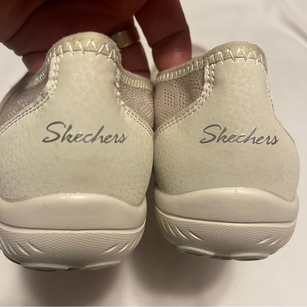 Skechers Women's Cream Flats - Picture 5 of 9